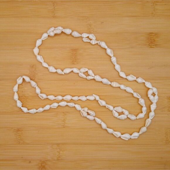 Vintage Islander Tribal Style Beachy White Nassa Shell Lei 36" Necklace - Picture 2 of 4